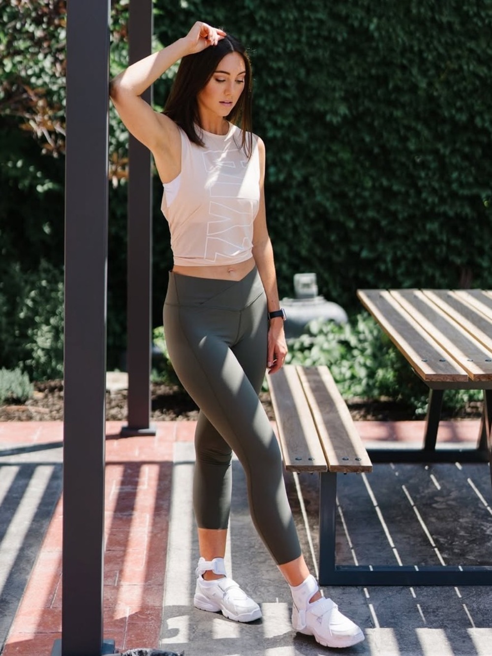 Zyia Sage Olive Green Crossover Edge Leggings Sz 8-10
